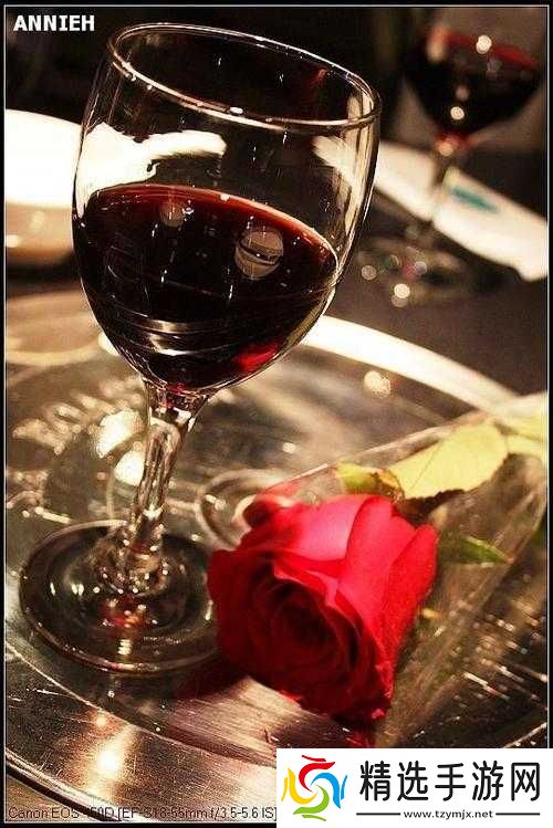 红酒倒入花核心:绝美瞬间的绽放