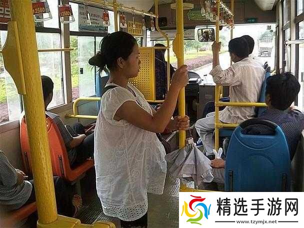 颠簸的公交车:乘客的别样体验
