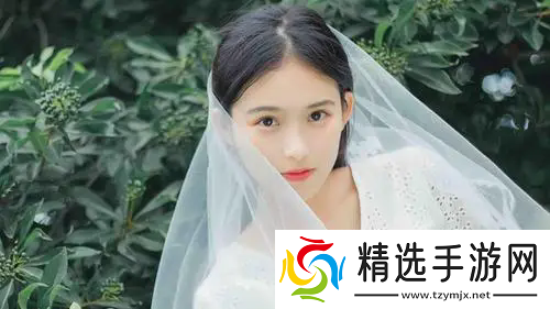 驾校教练摸女学员大腿被开除