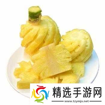 往小洞里放水果榨果汁