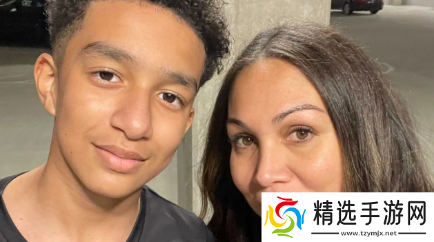 外国少年沉迷AI世界14岁自杀母亲起诉AI公司