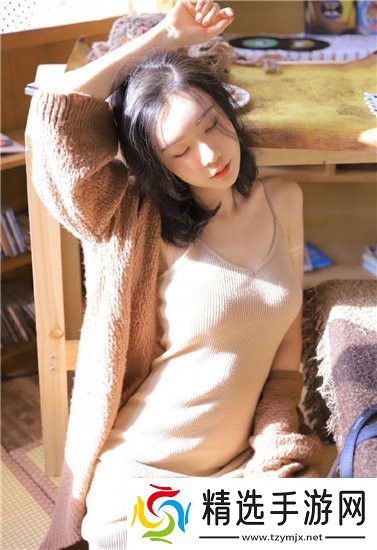 中午妈妈在厨房做饭