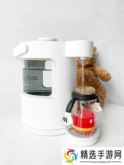 早上起来满满牛奶壶开启活力一天