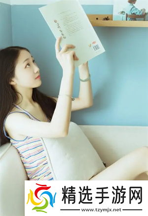 中午妈妈在厨房做饭