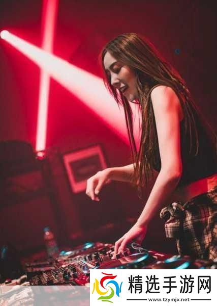 dj一个女的嗯嗯的叫什么