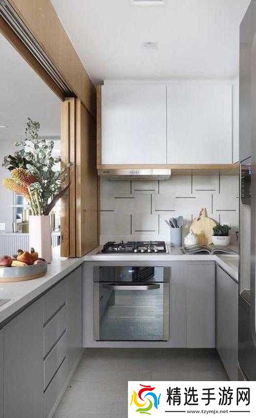 厨房间墙里面噼里啪啦的响声