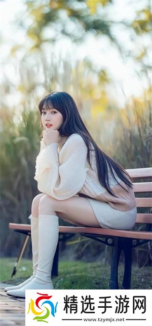 游泳馆里的两个教练孟月月