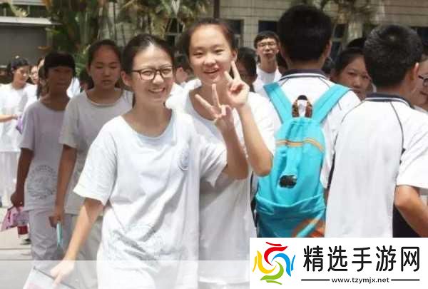 两个妈妈陪孩子高考怀孕