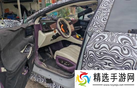 比亚迪首款百万级轿车仰望U7内饰曝光！延续U8设计