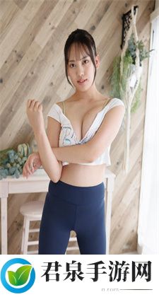 老师黑色双开真丝旗袍的选购方法