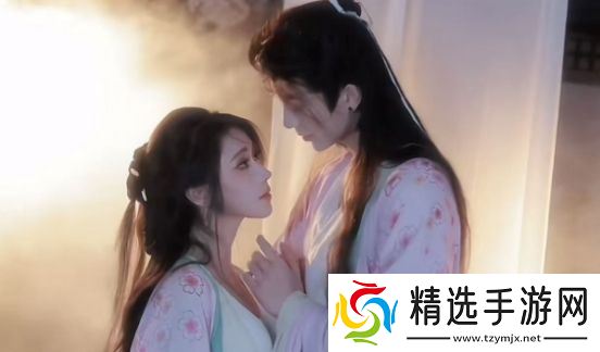 白姨疑似官宣新恋情,视频中与男子举止亲密,网友:树叶再次躺枪