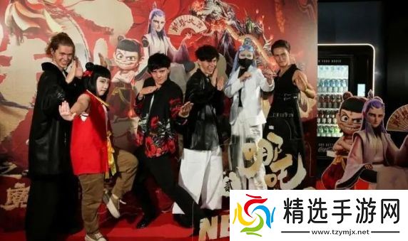 《哪吒2》破百亿海报出炉，登上时代广场大屏，正式出征海外市场