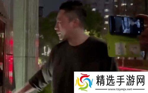 张兰汪小菲账号被封，失去主要经济来源，曾扬言不会被轻易打倒