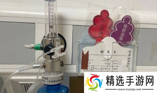 76岁老奶奶因《恋与深空》卡关引发脑梗住院，网友：这是真“老粉”