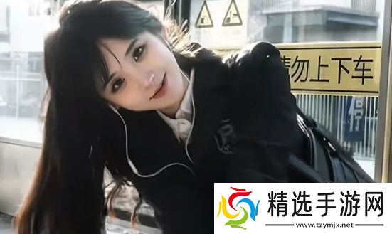 井川里予回归!一改往日形象，校服装美出天际，网友：青春回来了!