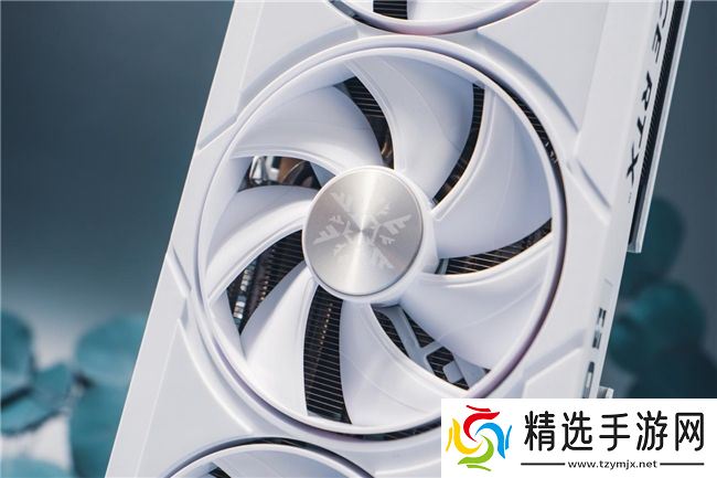 开启DLSS 4 步入4K游戏新门槛，耕升 GeForce RTX 5070 踏雪 OC 灵动来袭！