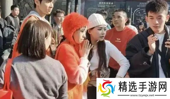 小杨哥徒弟小黄被曝赔不起天价违约金，吃药被抢救，本人回应来了