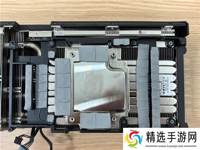 DLSS 4性能全力冲锋，耕升 GeForce RTX 5080 炫光 OC 值得你拥有！