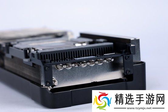 支持DLSS4，从“新”出发