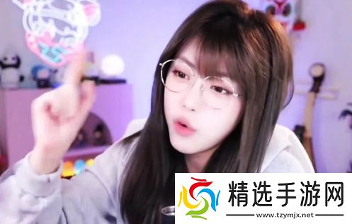 周淑怡直播对观众比手势，称因为努力学习手指都弯了，网友：谁信啊