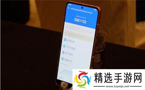 大型手游“帧数拉满” 骁龙8至尊版游戏表现强悍