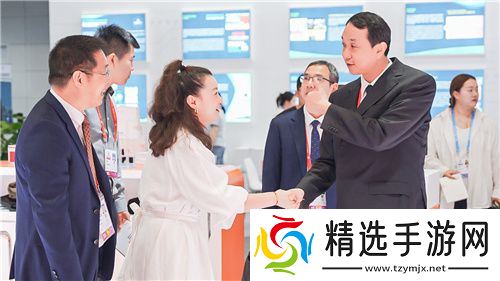 创新驱动新飞跃，螃蟹游戏服务网精彩亮相第三届数贸会