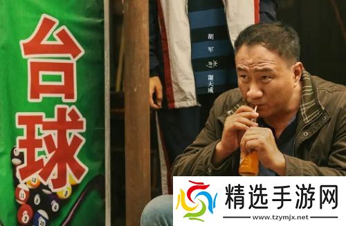 56岁胡军亮相《北上》，从船老大到落魄货车司机，打了多少男明星脸