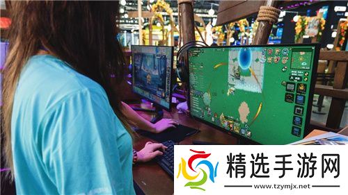 巨大魔龙吸引玩家排队，这款联机游戏真就那么值得试玩？