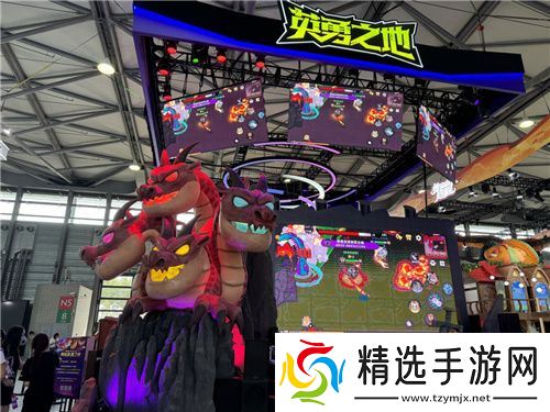 巨大魔龙吸引玩家排队，这款联机游戏真就那么值得试玩？