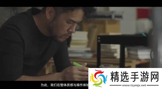 借着这部机甲游戏，他想聊聊人类的未来