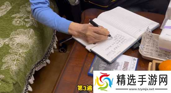 91岁杨老通关生化危机9三周目，诠释深度游戏人生
